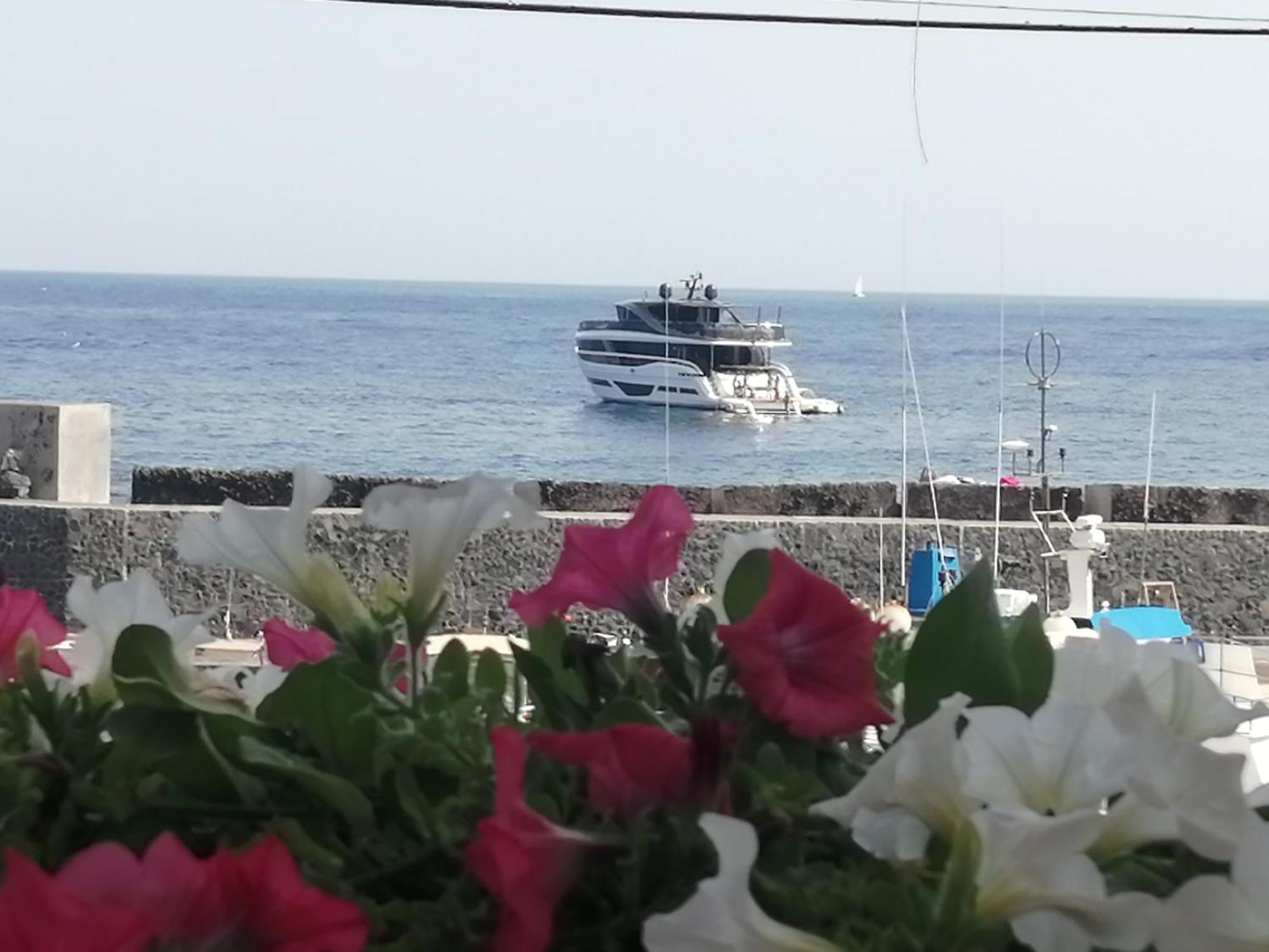 Acirealevacanze - Romantica Camera Sul Mare Kültér fotó